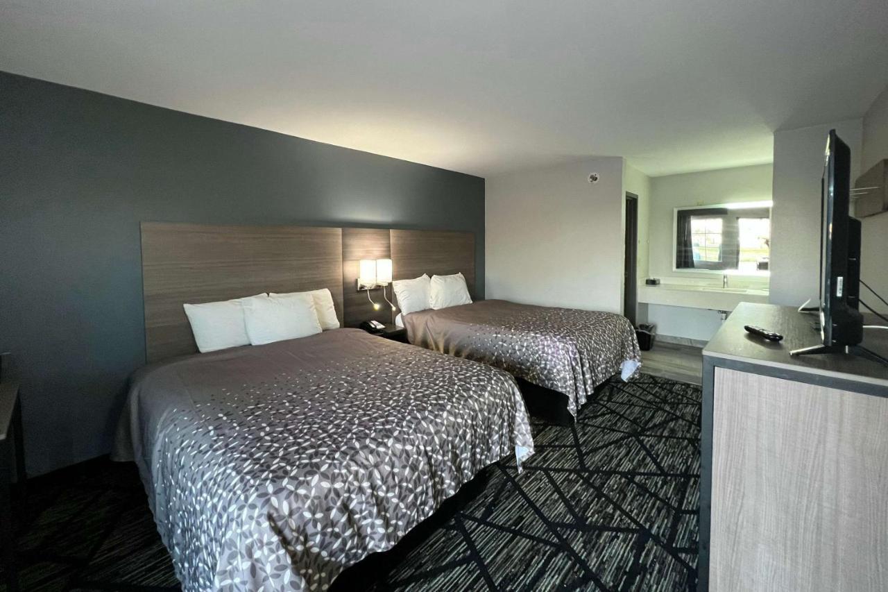 Super 8 By Wyndham Sulphur South Exterior photo